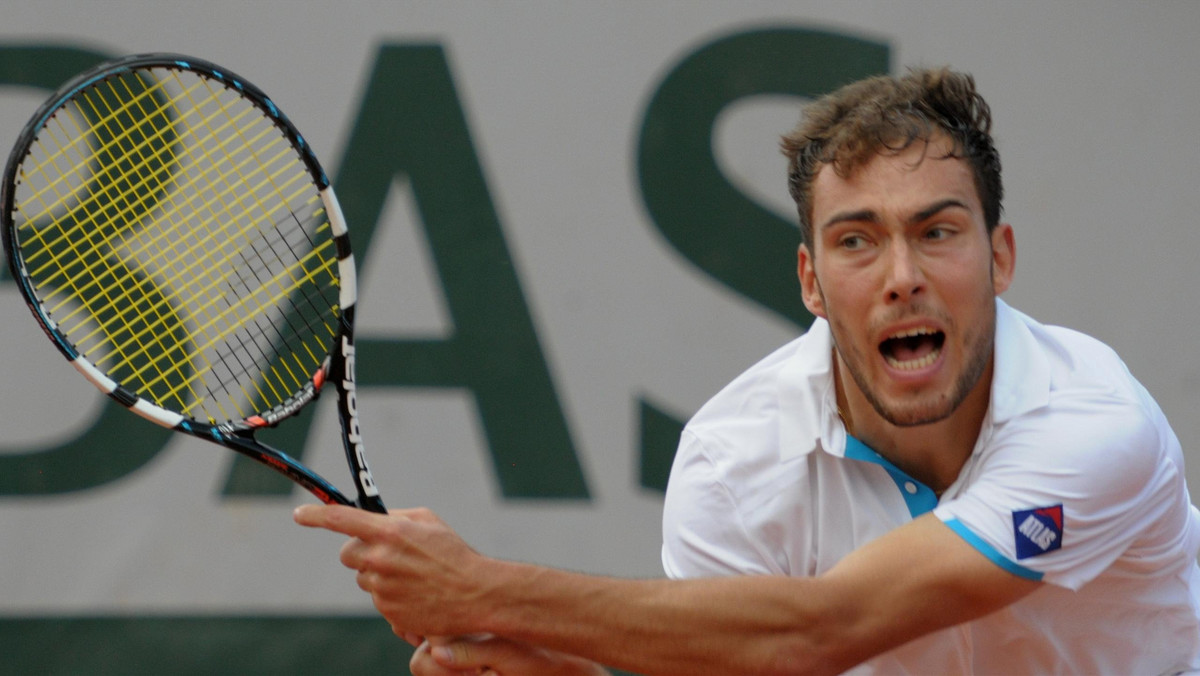 Dzięki sobotniemu zwycięstwu w Montpellier nad Portugalczykiem Joao Sousą (49. ATP) 7:6(9), 3:6, 6:1, Jerzy Janowicz stanie w niedzielę przed szansą na odniesienie swojego pierwszego triumfu w ATP Tour. - Dziś nie grałem swojego najlepszego tenisa - powiedział po meczu polski tenisista. Jego rywalem w finale Open Sud de France będzie Richard Gasquet (28. ATP).