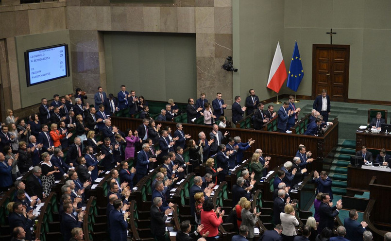 Sejm może uchwalić tajność obrad, ale taki wniosek muszą przegłosować posłowie