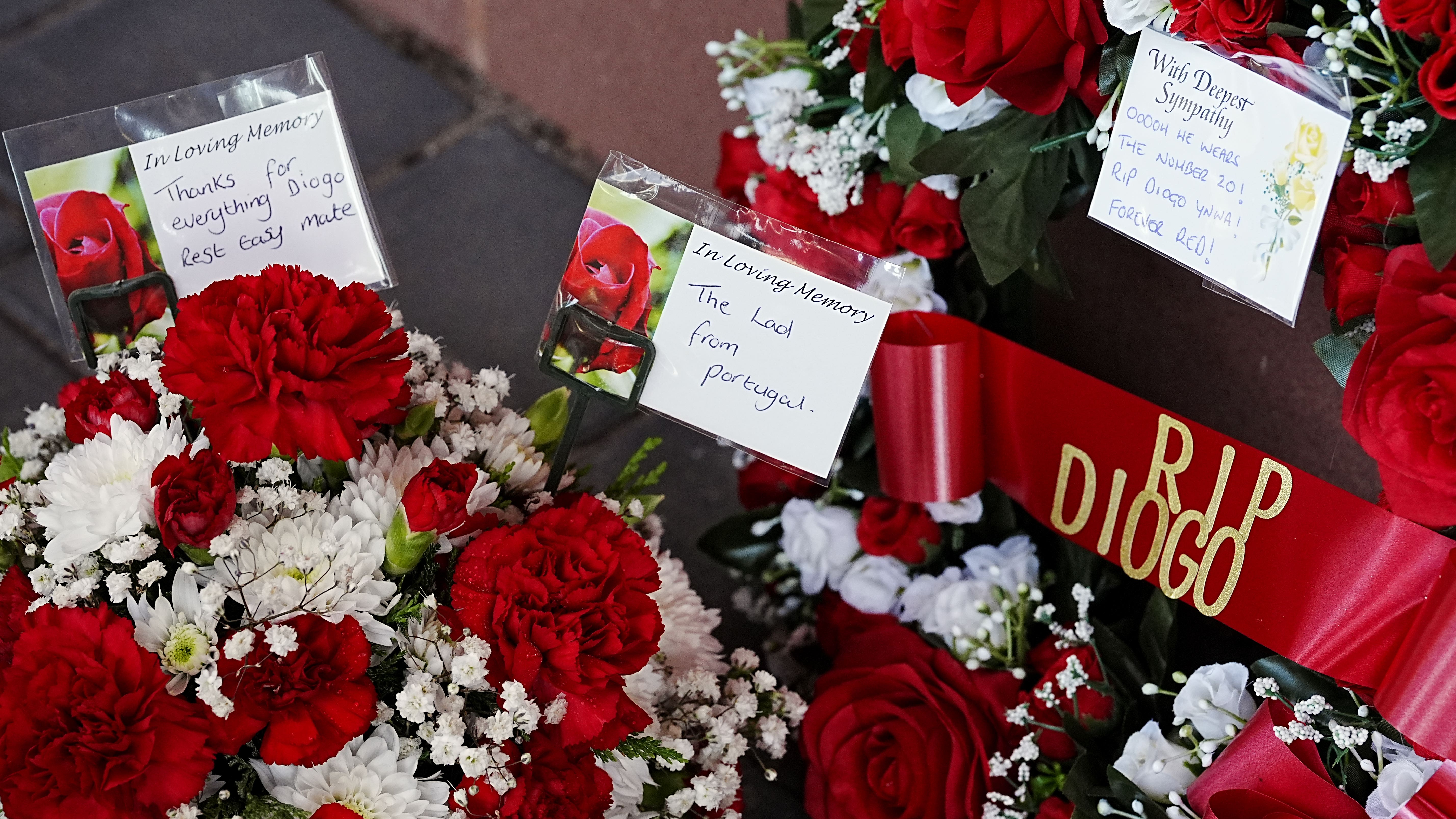 Liverpool footballer Diogo Jota dies in Spain car   crash at 28