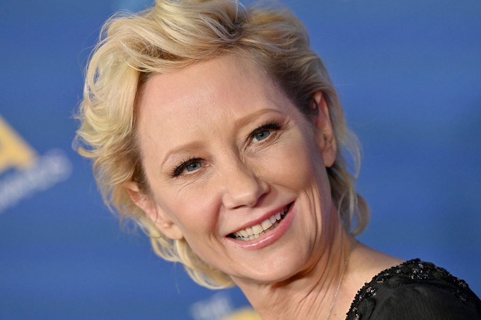 1 hét kóma után Anne Heche-et lekapcsolják a gépekről, a szerveit felajánlják