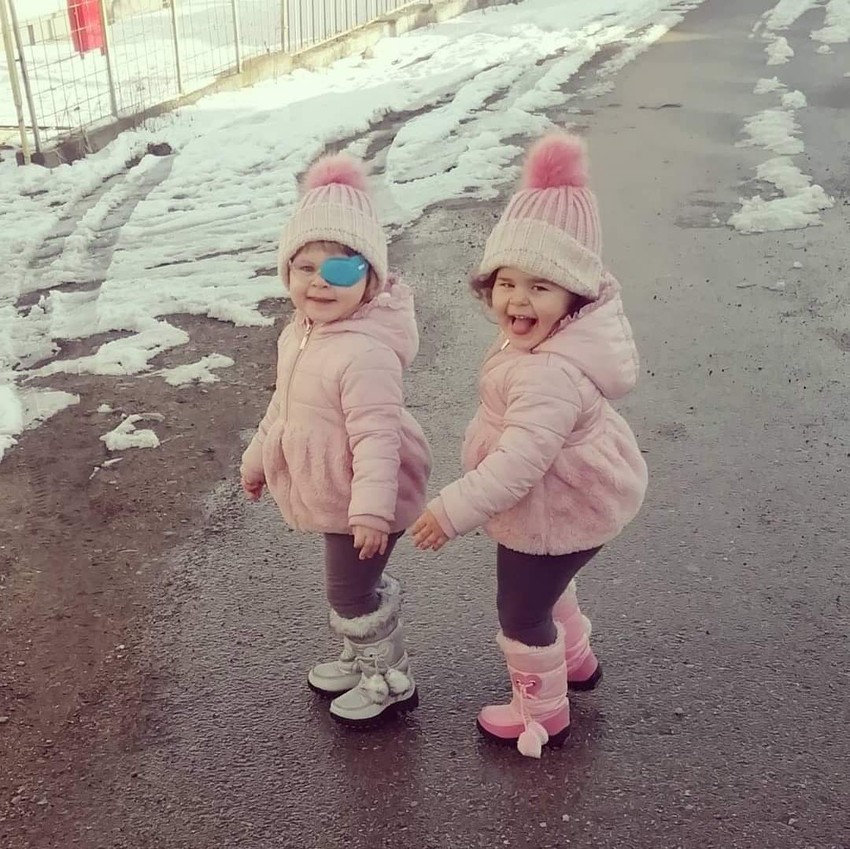 Dva para bliznakinja iz Leskovca