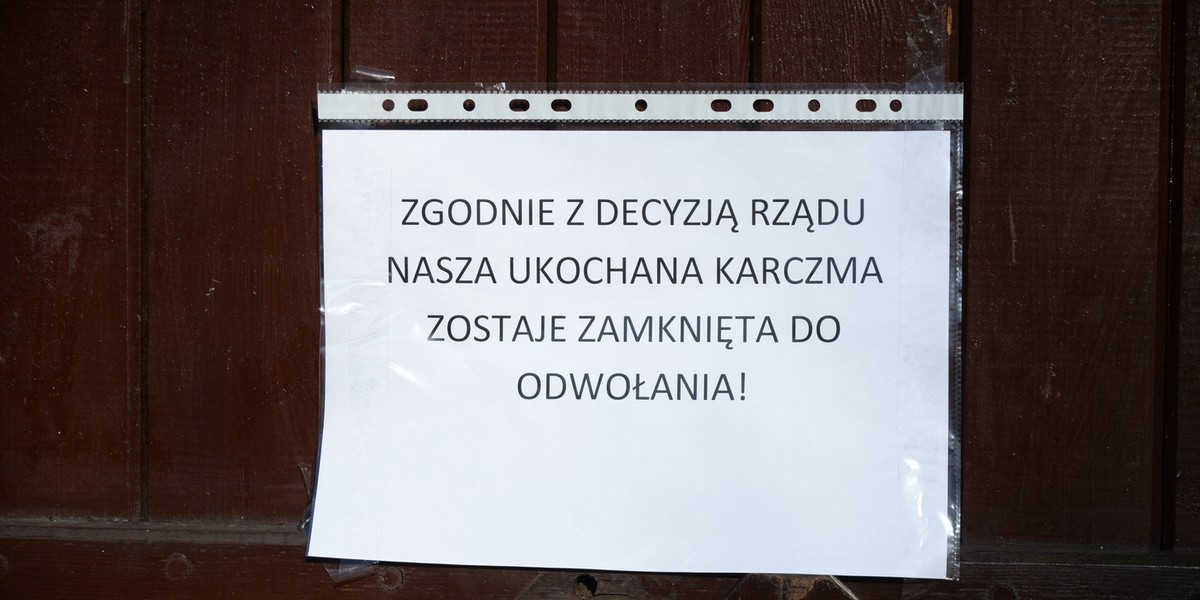 Rzecznik MŚP zwraca uwagę, że wielu przedsiębiorców musiało zamknąć swoje biznesy, ale choć są pozbawieni dochodu, to nadal muszą opłacić pracowników, zapłacić podatki i składki. Dlatego apeluje do samorządów o wsparcie dla nich. 