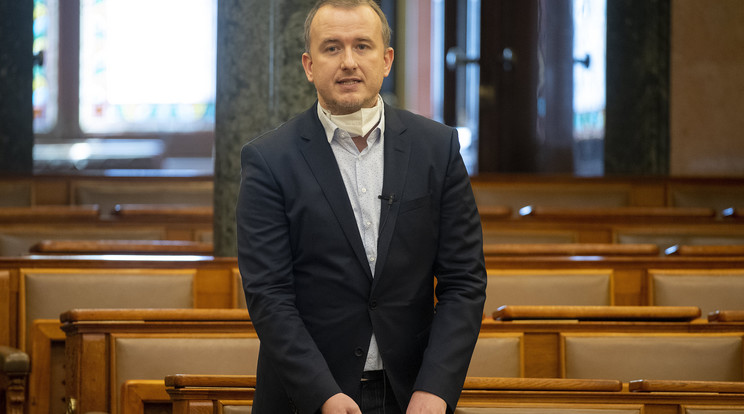 Aki válaszol: Sebián Petrovszki László, a DK pártigazgatója /Fotó: MTI Illyés Tibor