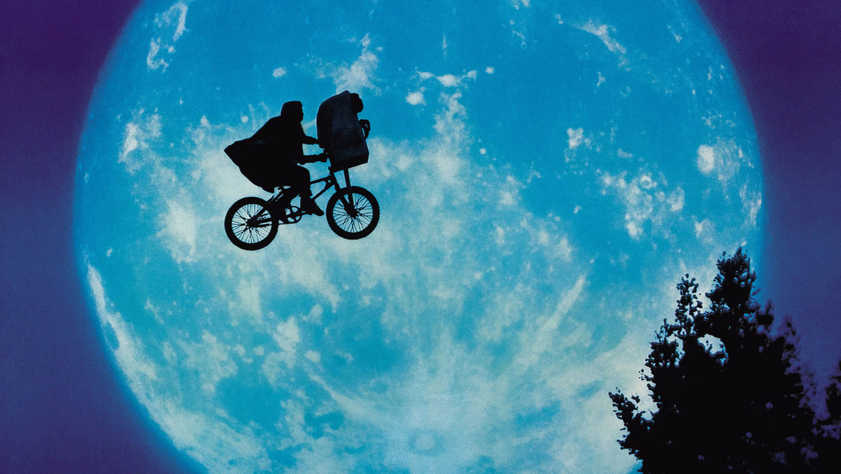 Jakie są najbardziej wzruszające filmy oraz sceny filmowe w historii kina? W rankingu na 100 najbardziej wzruszających momentów zwyciężył film "E.T." w reżyserii Stevena Spielberga.