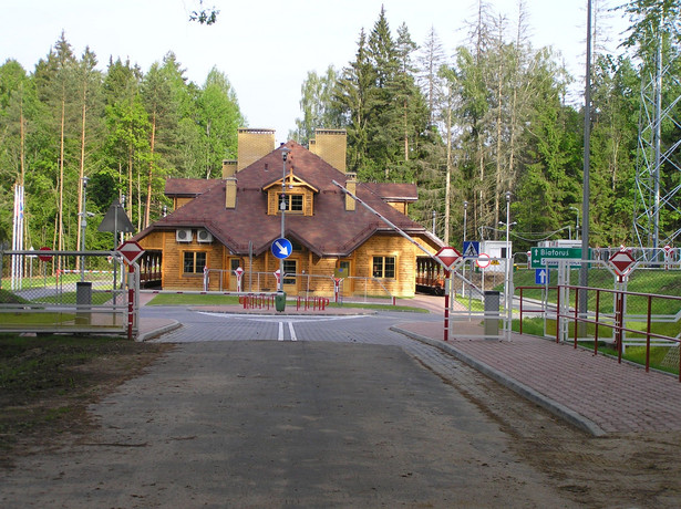 Przejście graniczne w Białowieży, fot. beentree, CC BY-SA 3.0