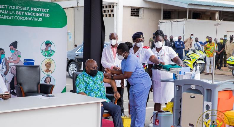 President Nana Akufo-Addo  taking the COVID-19 vaccine