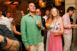 Mistrzowie letniego stylu: Lara Gessler i Piotr Szeląg na nadmorskiej imprezie [FOTO]