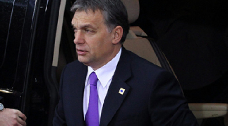 Orbánnak kell a T.Ház igenje