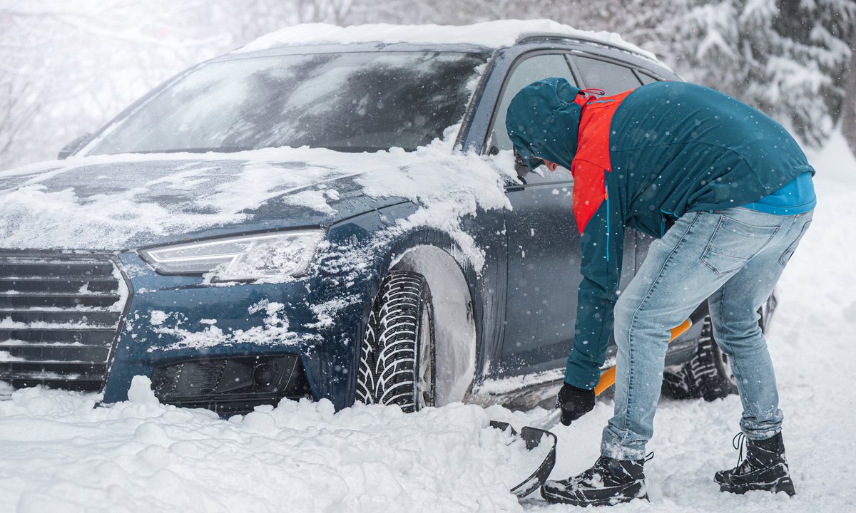 Samochód nie chce odpalić na mrozie? "Straż Miejska posiada urządzenie do odpalania aut"
