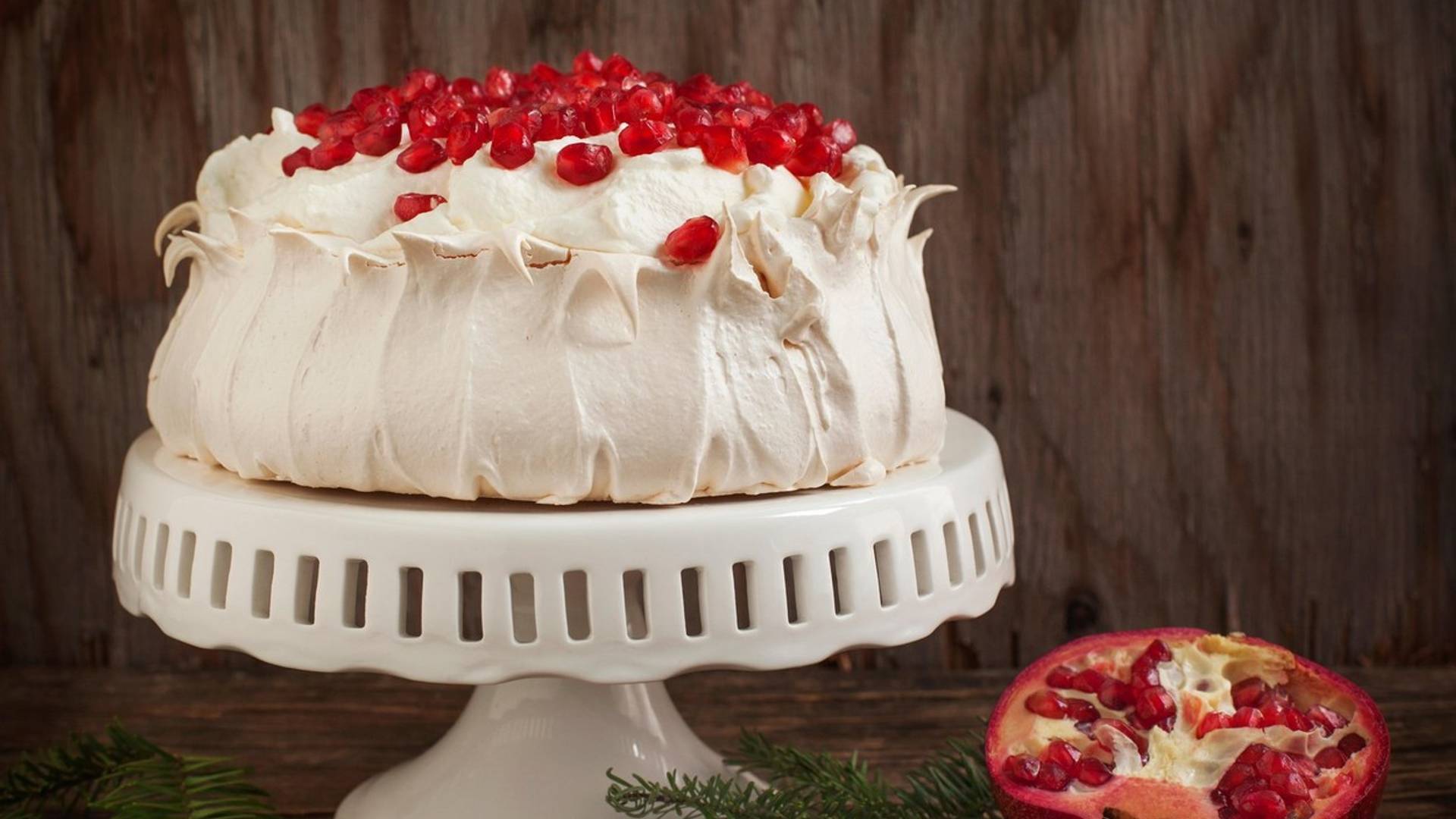 Pavlova torta je nastala u čast slavne balerine, a priča o tome je otmenija od ovog deserta