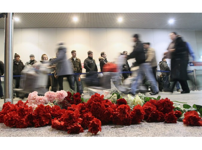 Kwiaty w miejscu tragedii