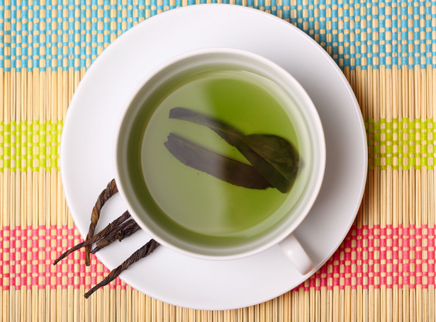 Zielona herbata osłabia działanie leków? Ważne badanie
