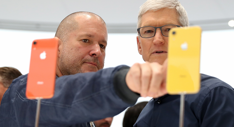 Tim Cook Jony Ive iPhone XR