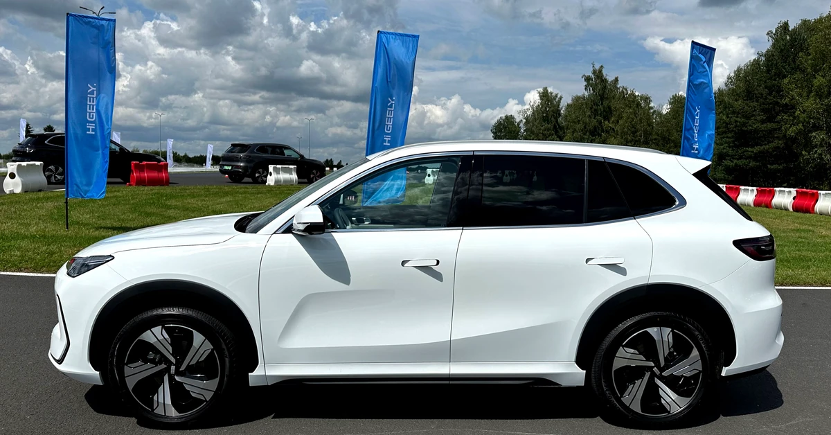 Nowy SUV trzęsie rynkiem. Cena? Ma silnik 220 KM i znika w ciemno