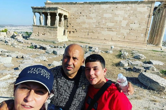 (FOTO) Otac ušao u dečakovu (15) sobu i zatekao ga MRTVOG! Prvo je pomislio na samoubistvo, a onda je pročitao JEZIVU PORUKU na kompjuteru