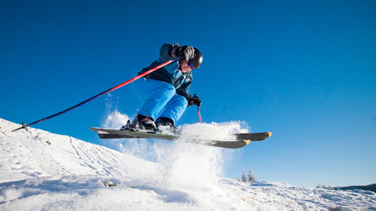 42 małopolskie gminy wezmą w 2015 roku udział w programie "Jeżdżę z głową", którego celem jest organizowanie kursów narciarskich i snowboardowych dla dzieci. Na realizację projektu władze województwa przeznaczyły prawie 600 tys. zł.