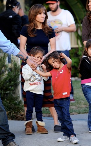 Jennifer Lopez z dziećmi na planie 'The Boy Next Door'