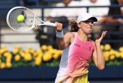 Świątek nie podała ręki trenerowi. Jest odpowiedź z obozu tenisistki