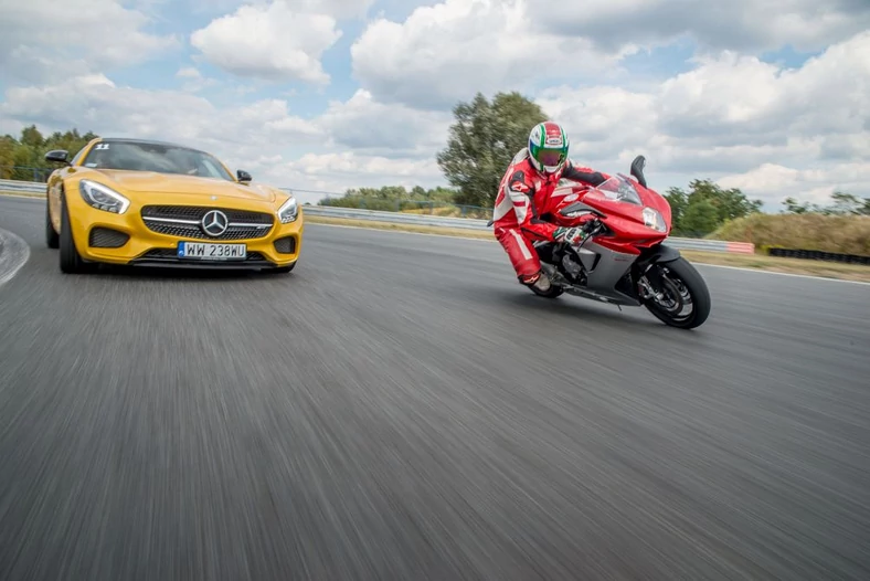 MV Agusta F3 800 vs Mercedes-Benz AMG GT S