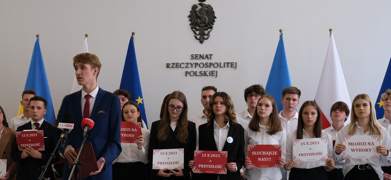 Straż Marszałkowska nie wpuściła młodzieży na konferencję prasową. "Nie damy się uciszyć"