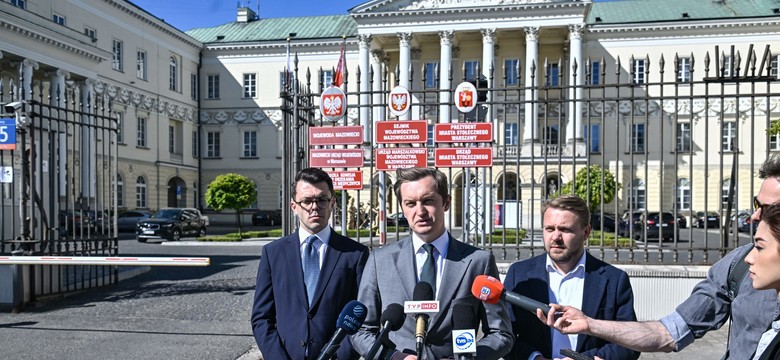 W Warszawie bez krzyży w urzędzie. Kaleta: Złożymy zawiadomienie do prokuratury i RPO