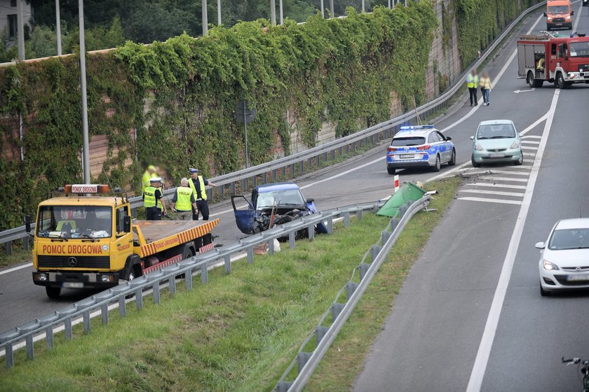 Tragedia pod Warszawą. Oderwany fragment bariery zabił kobietę