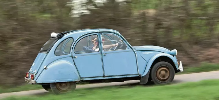 Citroёn 2CV - cztery koła pod parasolem