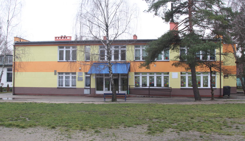 Szkoła w Dąbkach