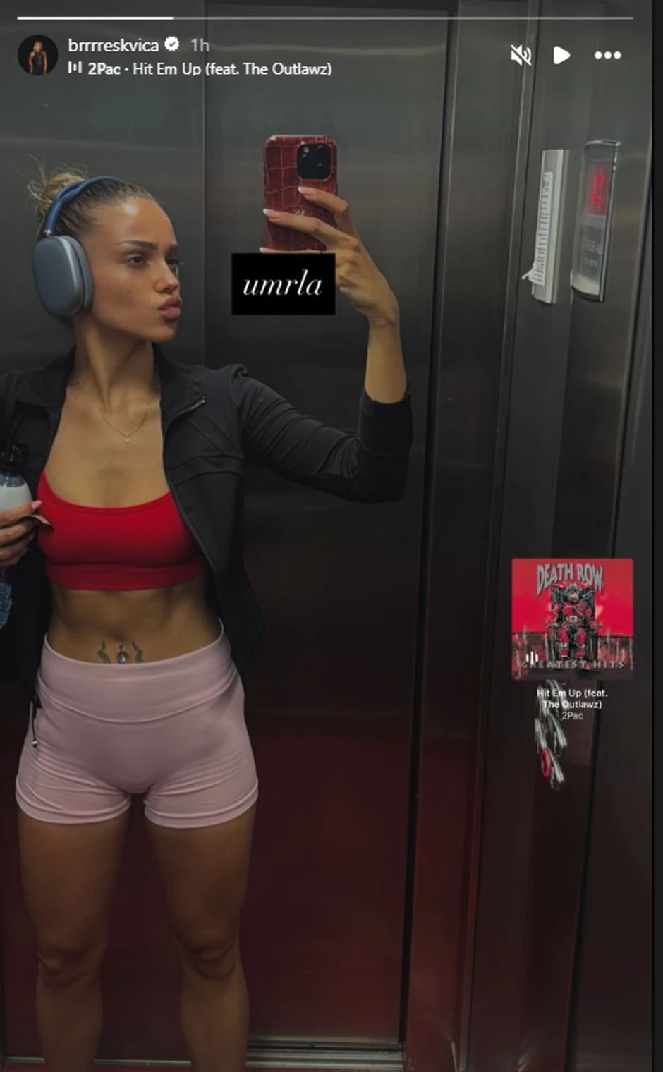 Breskvica pokazala zgodno telo