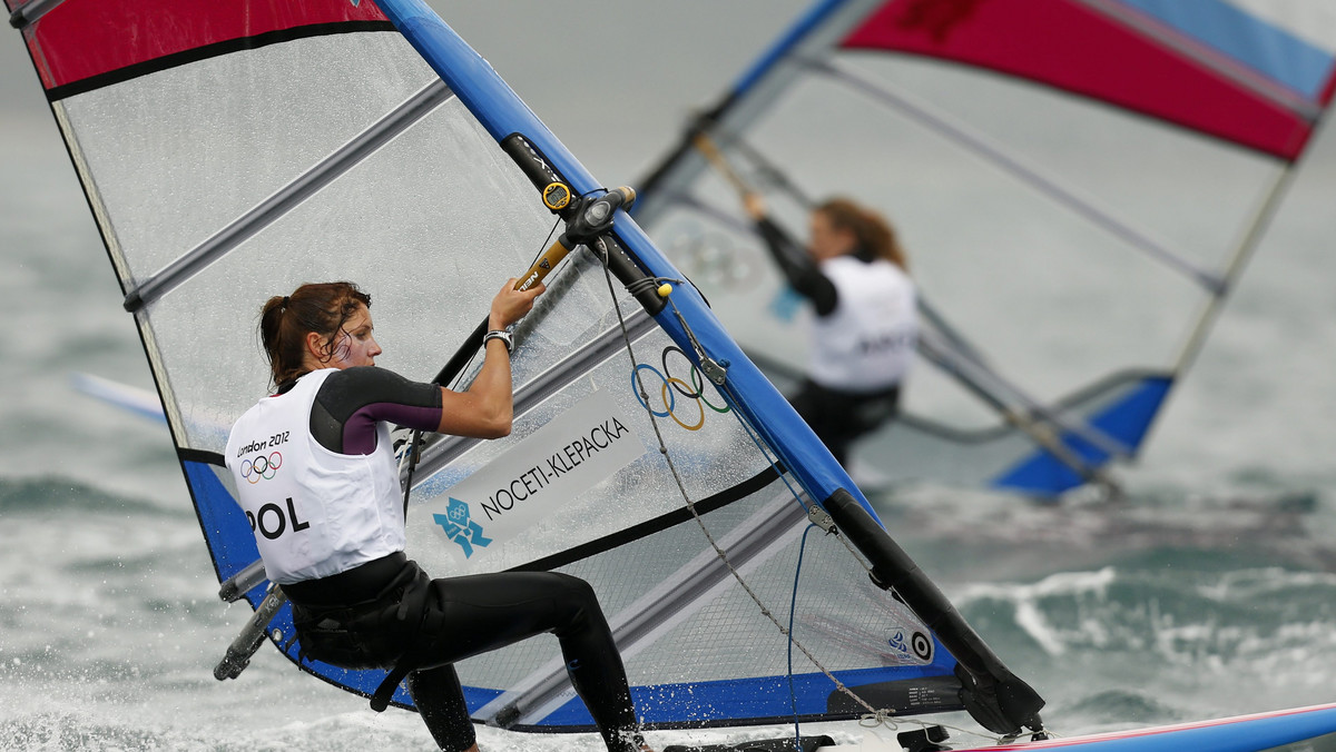 Zofia Noceti-Klepacka zajmuje trzecie miejsce po dwóch wyścigach rywalizacji żeglarzy w klasie RS-X podczas olimpijskich zmagań na akwenie w Weymouth.