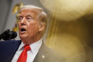 'Najgłupsza wojna handlowa w historii'. Decyzja Trumpa uderzy w handel z Meksykiem, Kanadą i Chinami