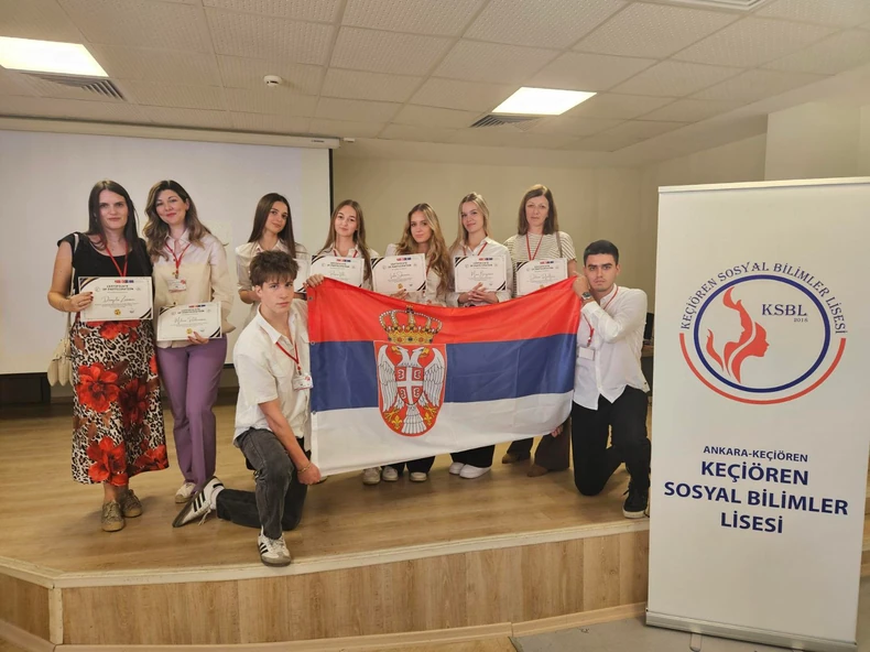 Učenici Dvanaeste beogradske gimnazije u Ankari