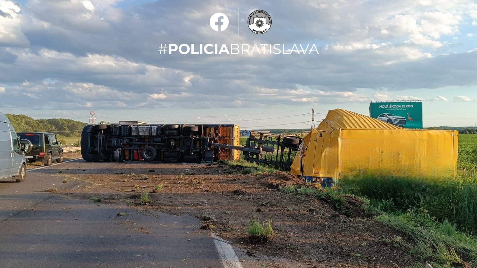 Diaľnicu D2 v smere do Bratislavy blokuje skrížený kamión. 