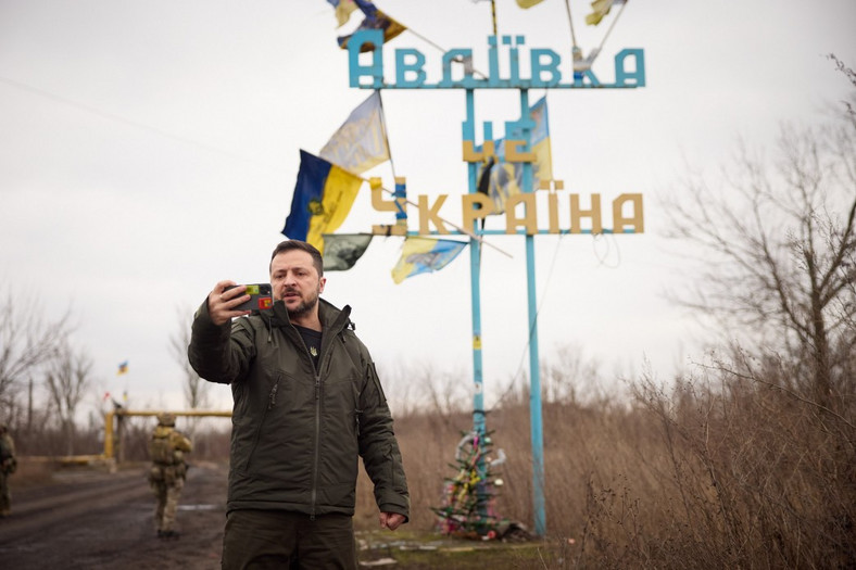 Volodymyr Zelensky at the entrance to Avtivka in December 2023.