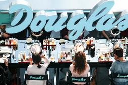 Perfumeria Douglas sklep drogeria perfumy kosmetyki