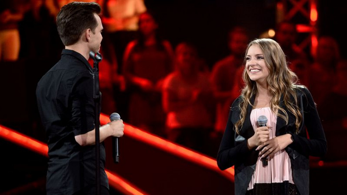 Maja Kapłon to uczestniczka VIII edycji "The Voice of Poland". Młoda piosenkarka urzekła widzów i jurorów swoim wykonanie "Cheap Thrills" Sii i ostatecznie trafiła do drużyny Marii Sadowskiej.