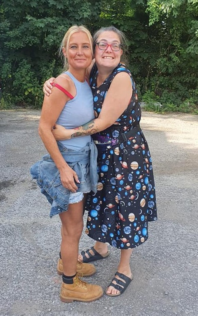 Lusi i Kejti su sada i prijateljice