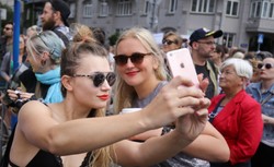 Kobiety protestowały na ulicach Warszawy. "Dość ignorowania, przemocy, hipokryzji!"