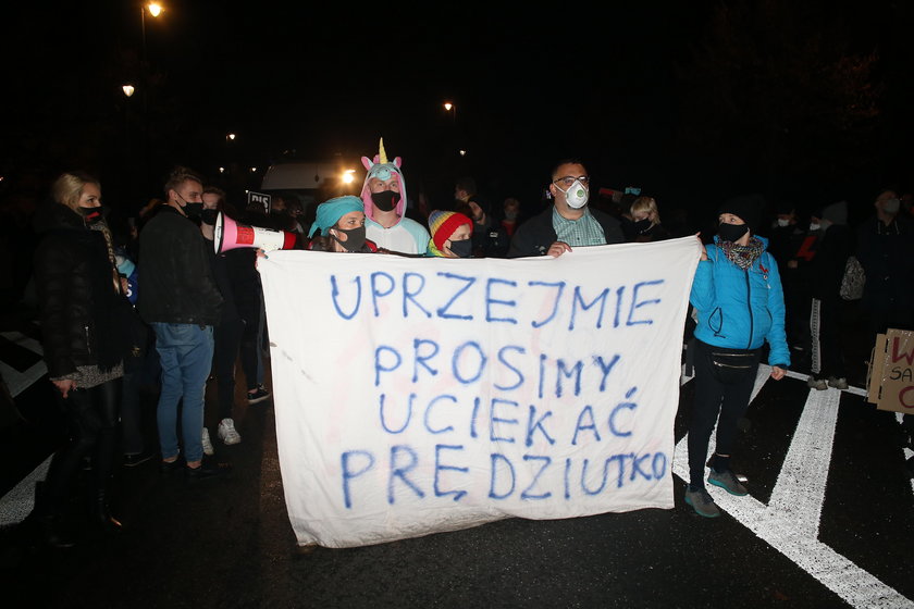 Trwa protest kobiet w Warszawie