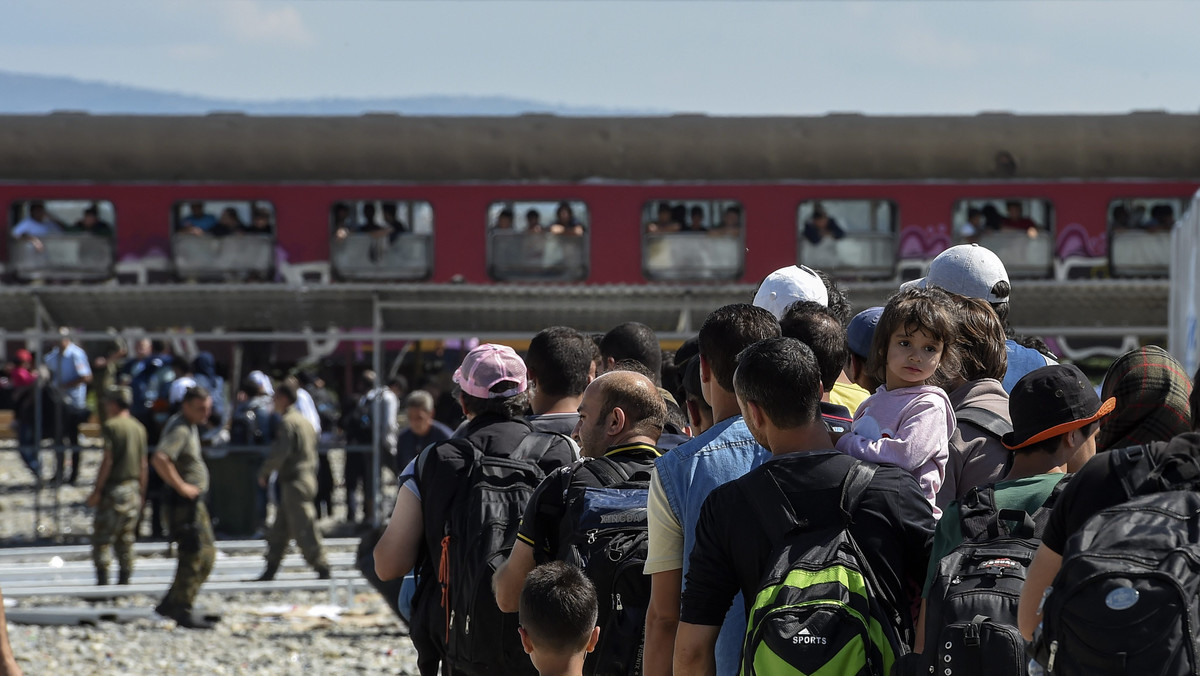Dwudziestu ośmiu uchodźców utonęło dziś u wybrzeży wyspy Farmakonisi - poinformowała grecka straż przybrzeżna. To najwyższy bilans ofiar jednego takiego wypadku od początku kryzysu imigracyjnego - poinformowały władze Grecji.