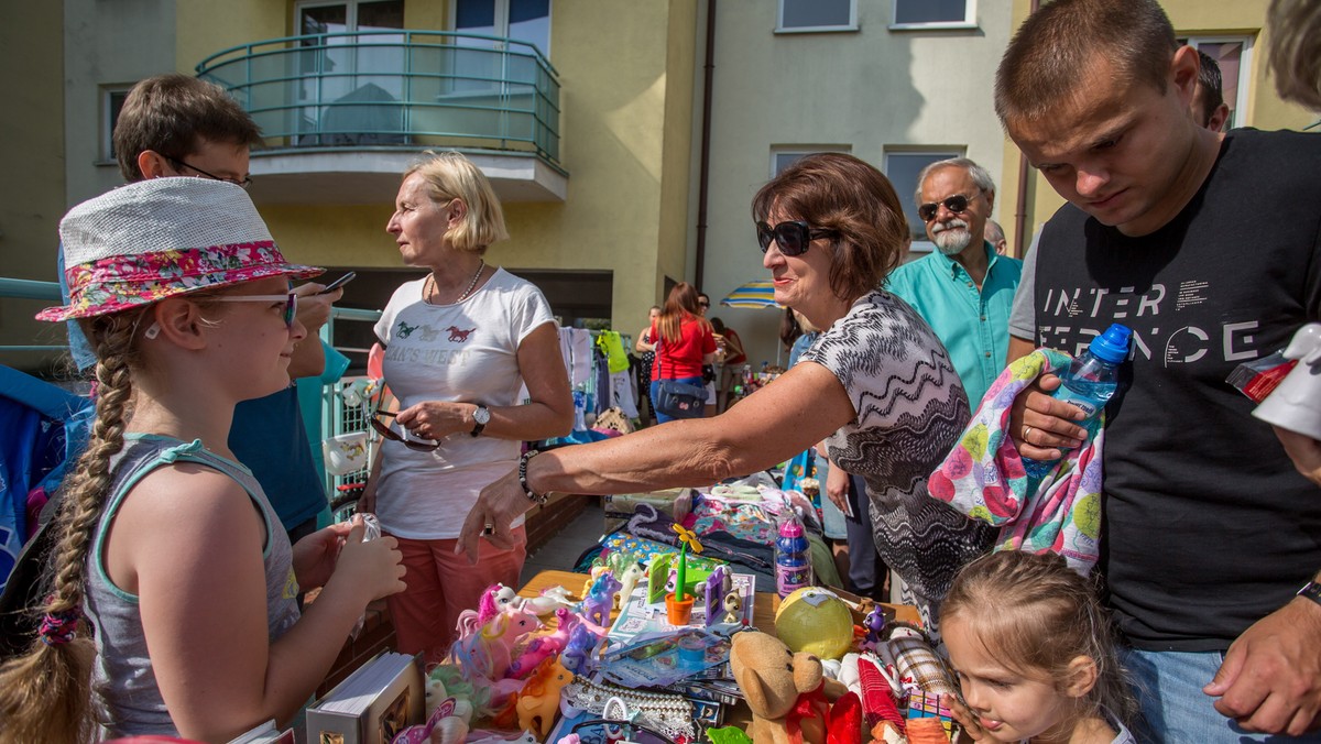 POZNAŃ CHARYTATYWNY KIERMASZ DLA CHOREJ MAMY (Asia)