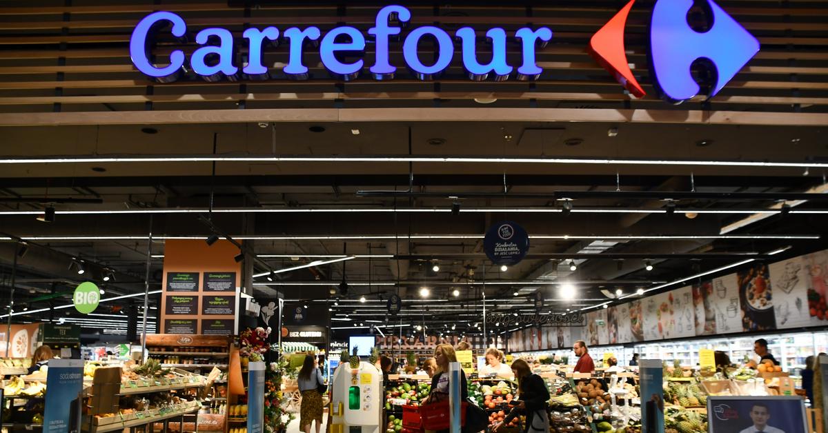 Sieć Carrefour przejdzie w polskie ręce? 800 sklepów i 40 centrów handlowych trafi pod młotek