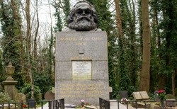 "Architekt ludobójstwa". Nagrobek Marksa znów zniszczony