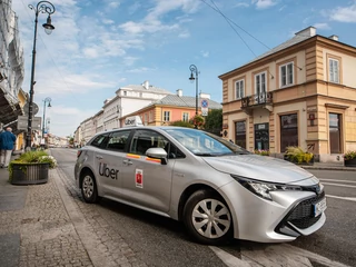 Uberowi w Polsce coraz bliżej do klasycznych taksówek