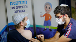 Akcja szczepień w Izraelu zadziałała. Wskaźnik R spadł