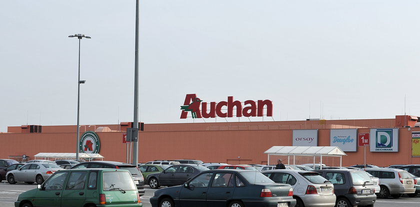 Sprzedają sklepy Auchan i Real! Nie chodzi o podatki