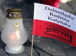 Ciała ofiar Katynia wrócą do kraju? Jest spór