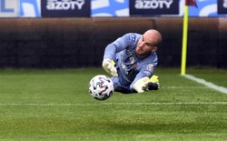 Stipica robił co mógł. Obronił nawet rzut karny, ale Pogoń i tak przegrała