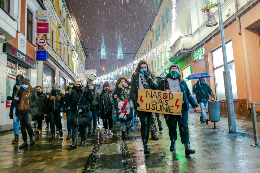 Protesty Strajku Kobiet po zaostrzeniu prawa aborcyjnego