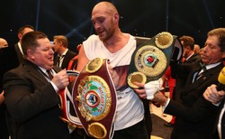 Tyson Fury wraca na ring. 3 grudnia zmierzy się z Dereckiem Chisorą